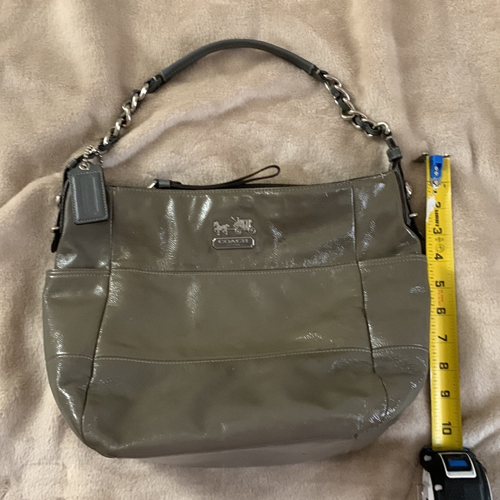 Coach Olive 🫒 Green Hobo patent Leather size medium - Picture 10 of 12